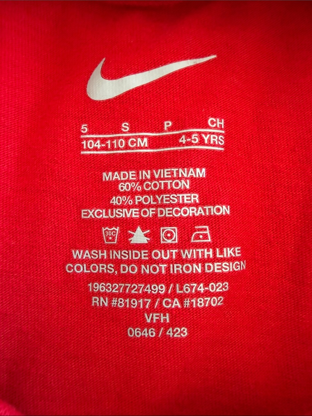 Nike Boys Red Long Sleeve Graphic Logo Tee T-Shirt Top Size 5 (4-5 Yrs) - Picture 2 of 9
